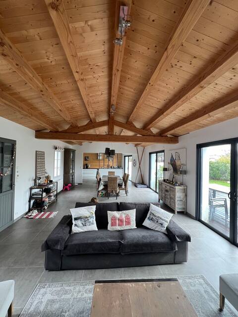 Annonce Airbnb populaire: Family House between Beaches and Center à Noirmoutier En L'île