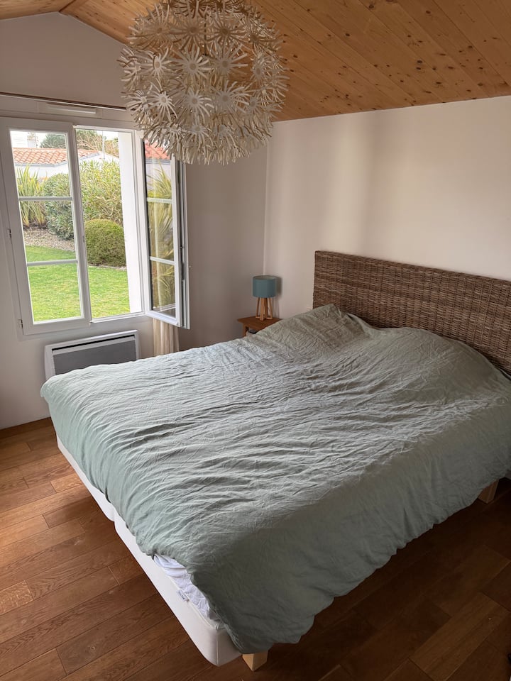 საძინებელი 1