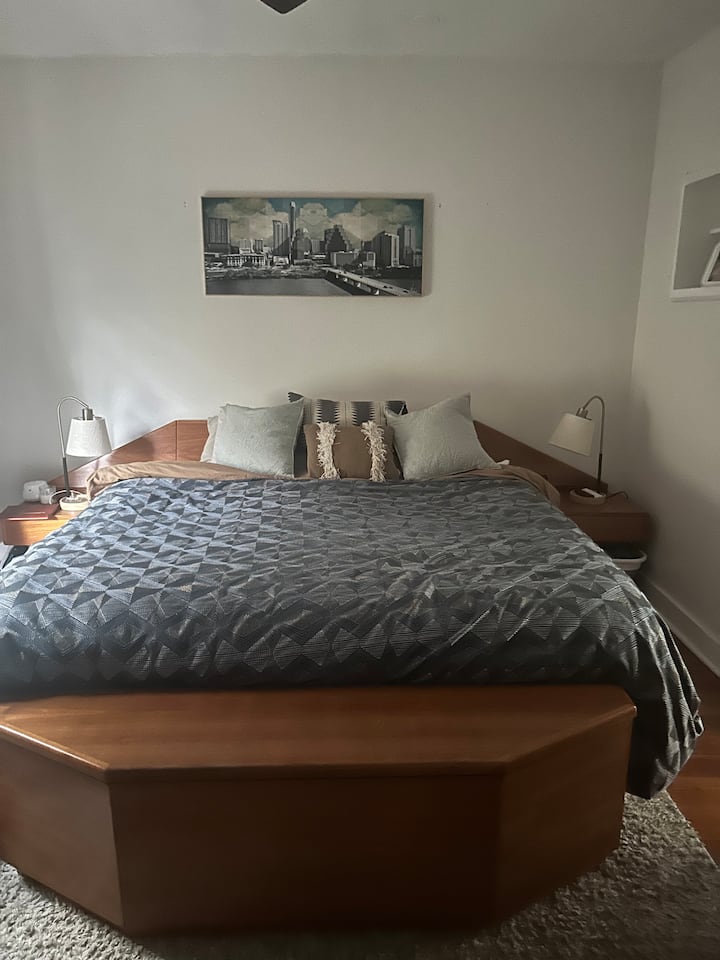 Spaziosa camera da letto matrimoniale con bagno in camera (bagno 2). 