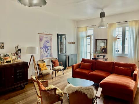 Charming Vintage house in the heart of the city and beach