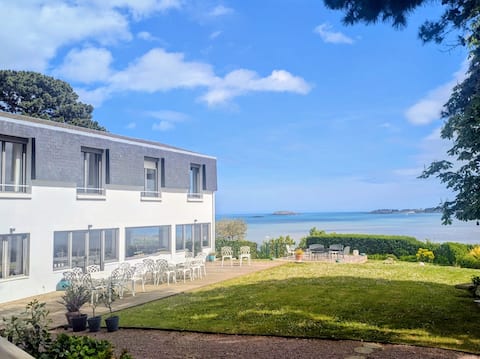 Exceptional 400 m² villa – Panoramic sea view