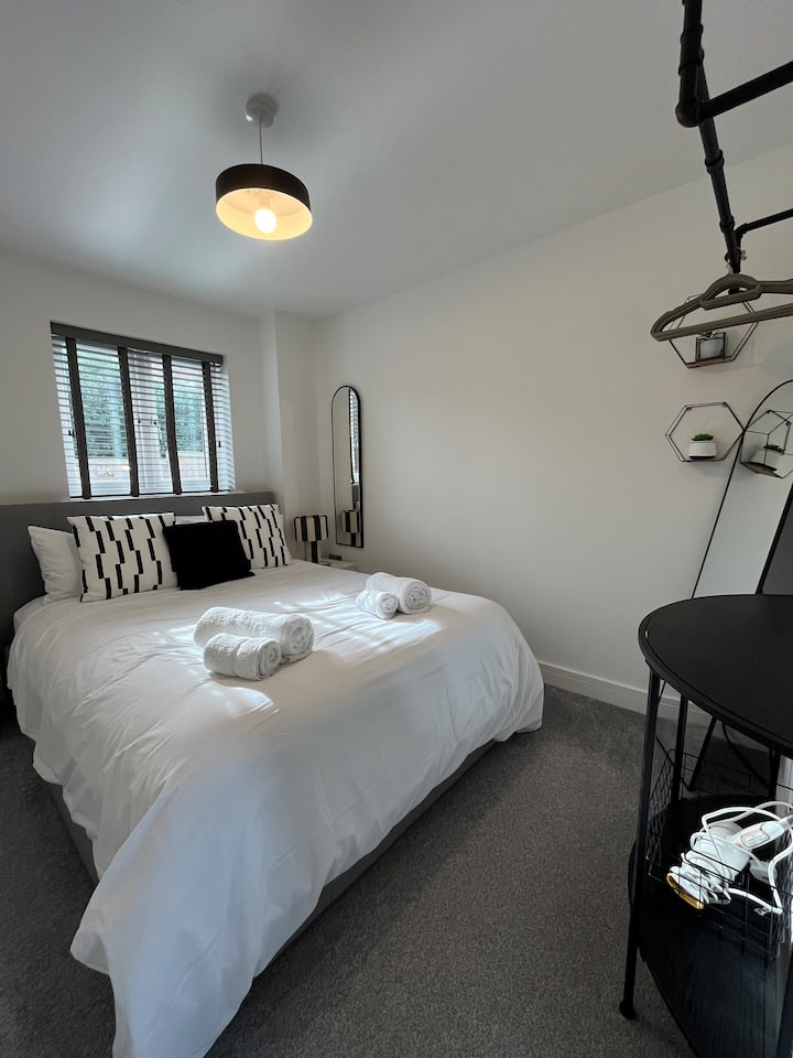 卧室3配备加大双人床