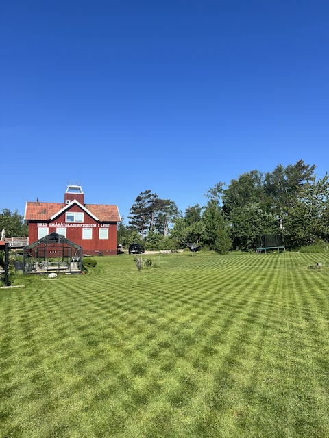 Villa with a lookout tower, an orangery and a hot tub