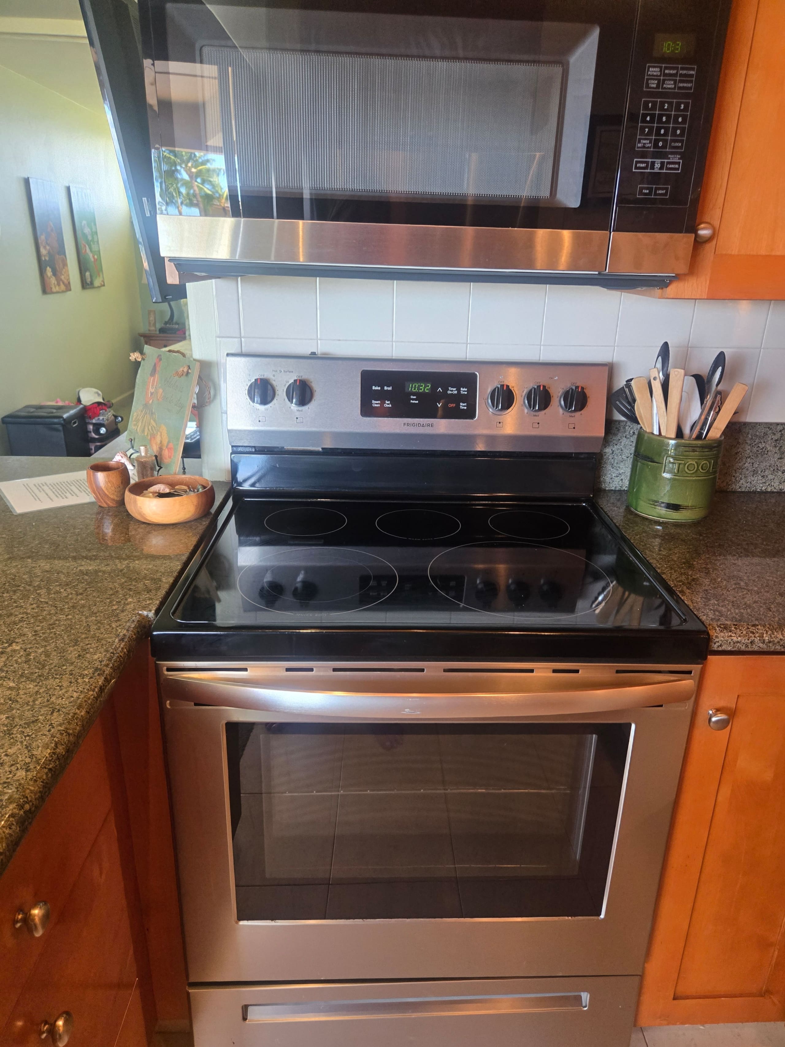 Condo in Lahaina · ★4.96 · 1 bedroom · 2 beds · 1 private bath - Image 4