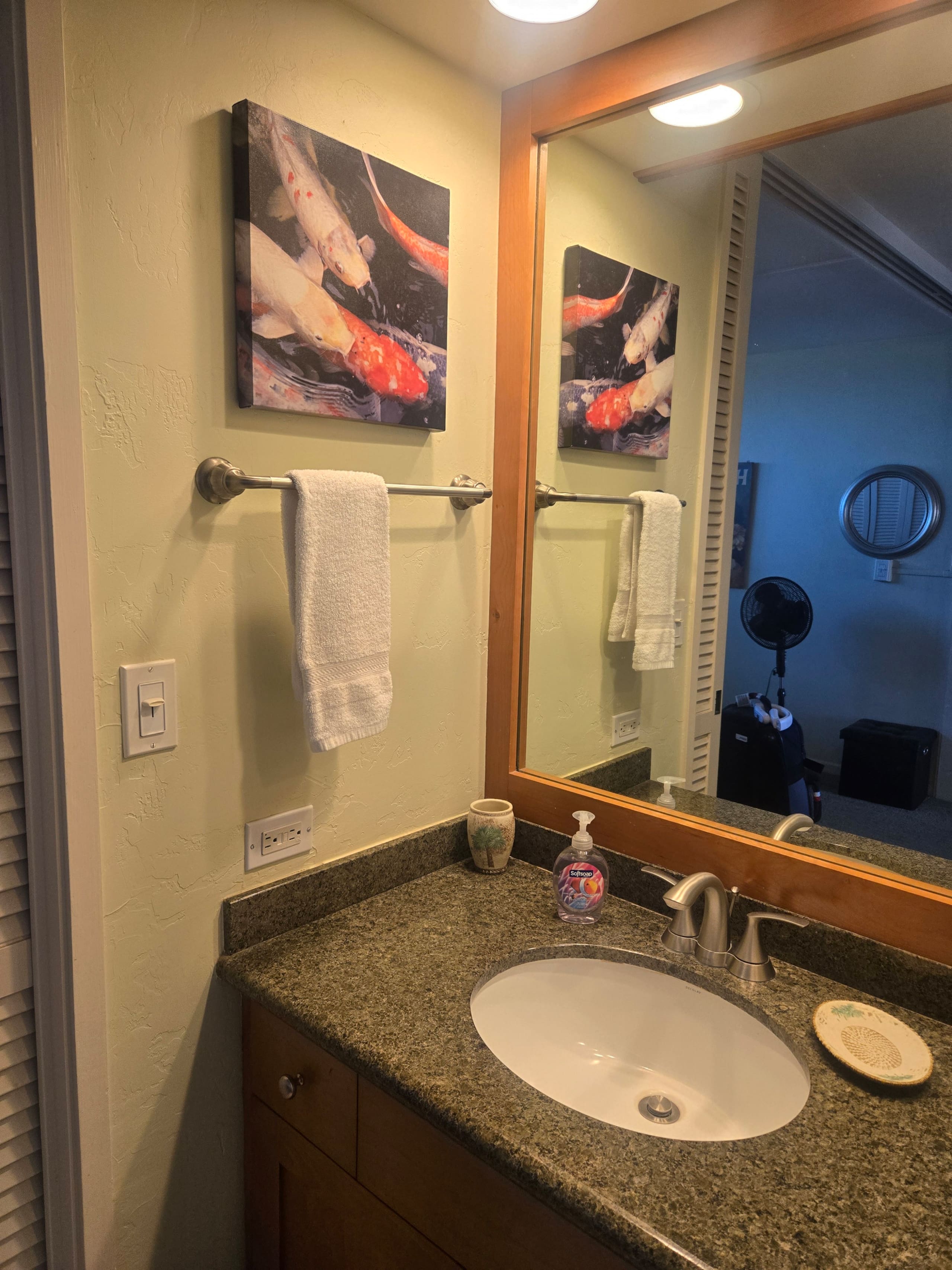 Condo in Lahaina · ★4.96 · 1 bedroom · 2 beds · 1 private bath - Image 16