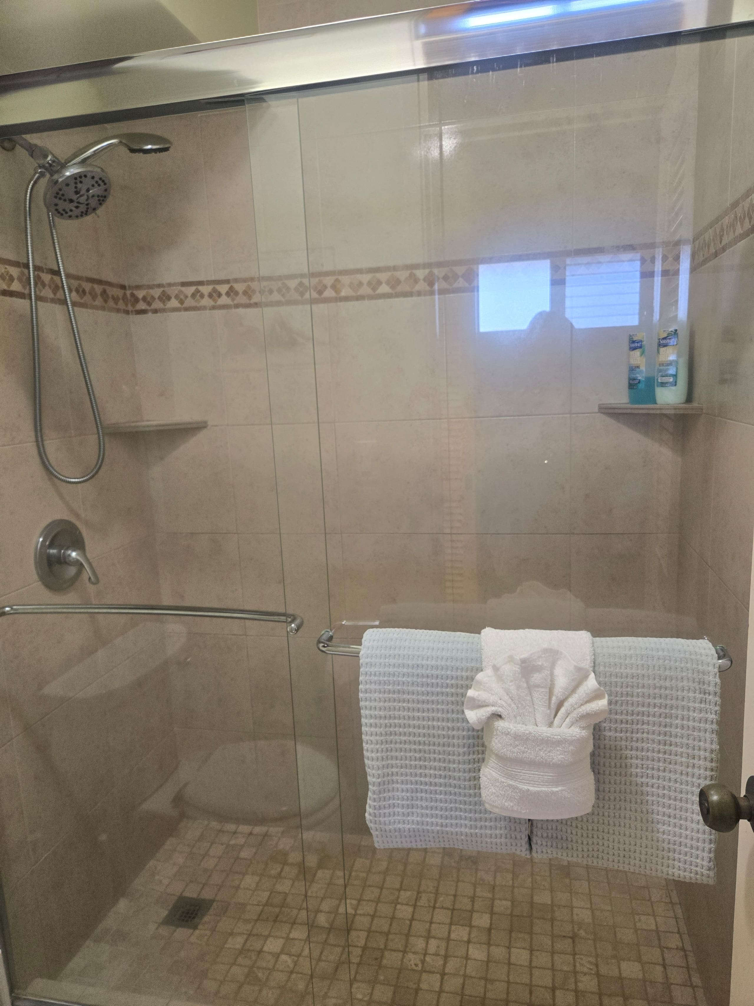 Condo in Lahaina · ★4.96 · 1 bedroom · 2 beds · 1 private bath - Image 17