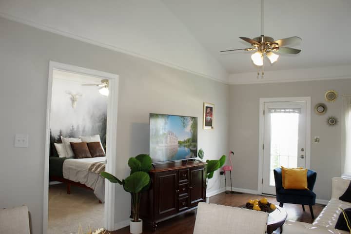 Straight Outta Pinterest W/private Balcony - Greenville, SC