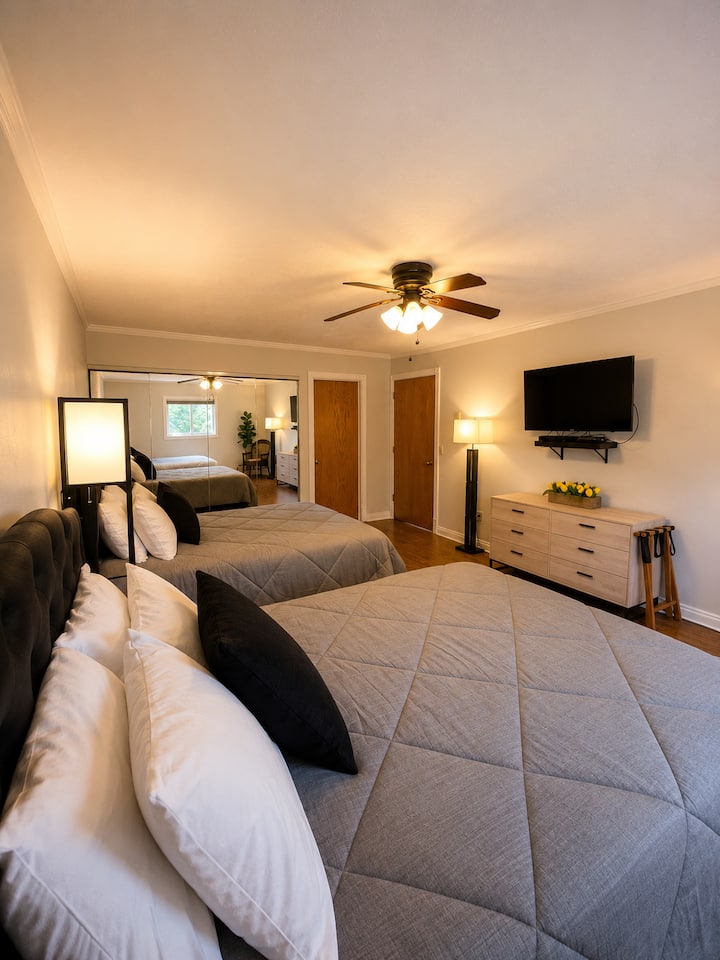 Acogedora y moderna habitación con 2 camas tamaño matrimonial