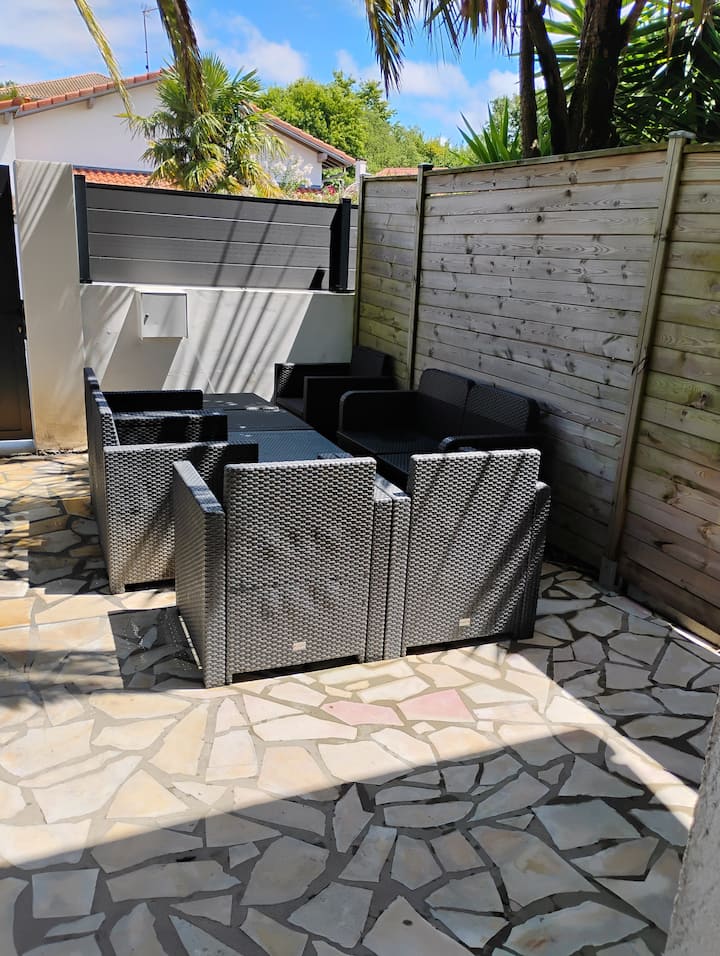 Maison Avec Terrasse Et Jardin Privatif - Anglet