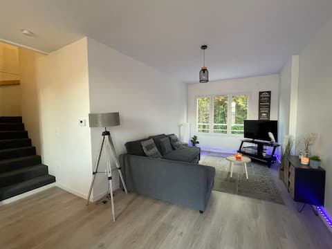 An F2 with a balcony where you feel good.