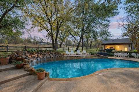 3-House Retreat Pool & Pickleball Great for Groups