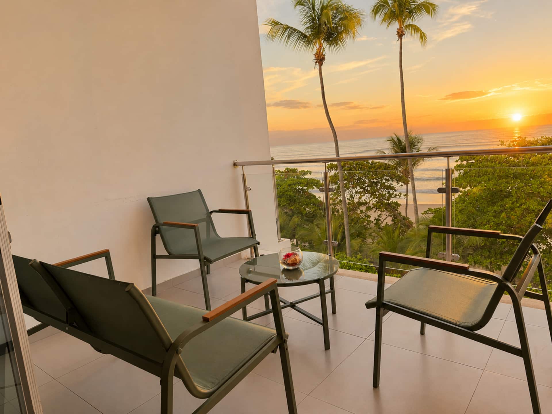 Oceanfront, 24/7 security and A/C