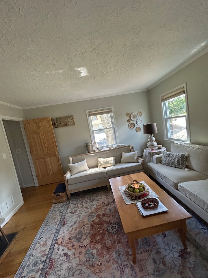 Oakland Home With Country Setting. - Rockland County, NY