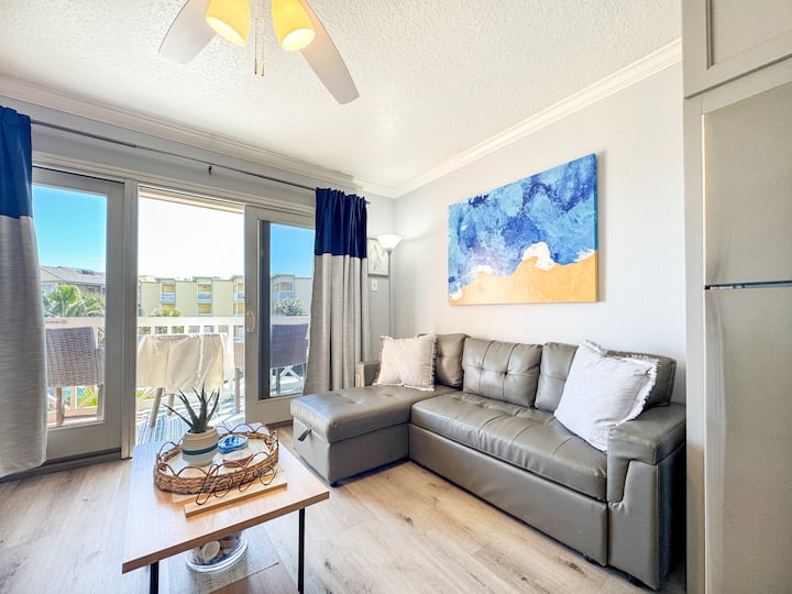 Island Hideaway! Cruise Parking! Two Heated Pools! - Aquarium At Moody Gardens, Galveston