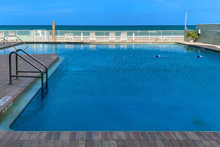 Beachfront Studio, Easy And Comfortable Stay - Daytona Beach, FL