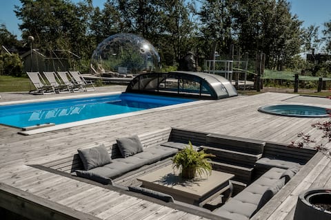 Beach villa with sea view and spa