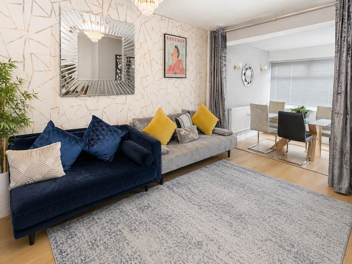 Large Group Houses For Corporate Retreats - Canterbury