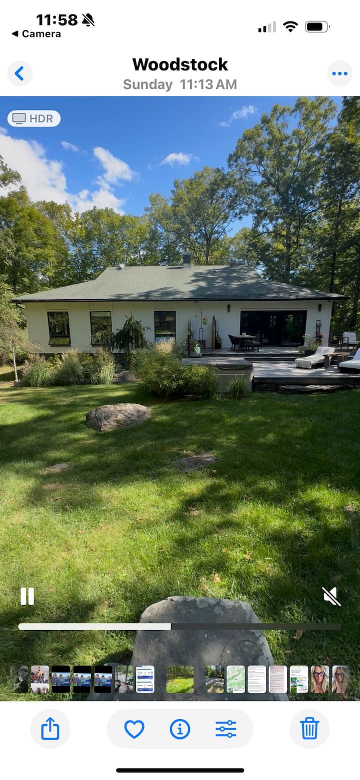 Mid Century Modern "Trees Lounge" Walk To Town - Hudson Valley, NY