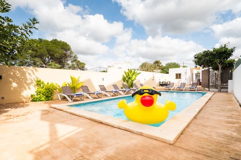 Villa Beso - Superb Location | Amenities Close By