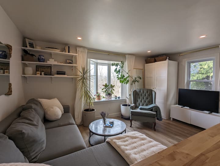 Niagara Eclipse Retreat - 2 Bed, Sleeps 4 - St. Catharines