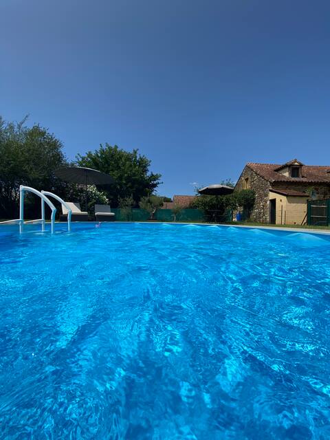 Peaceful, comfortable retreat with pool