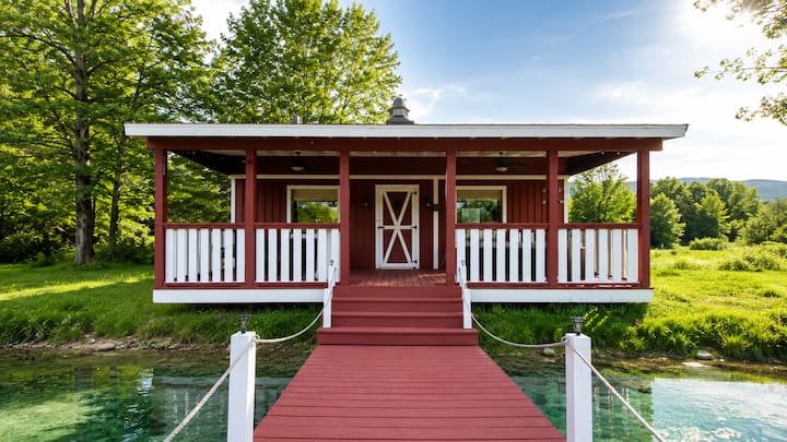 The Kaaterskill Pondhouse / Waterfront Escape - Germantown, NY