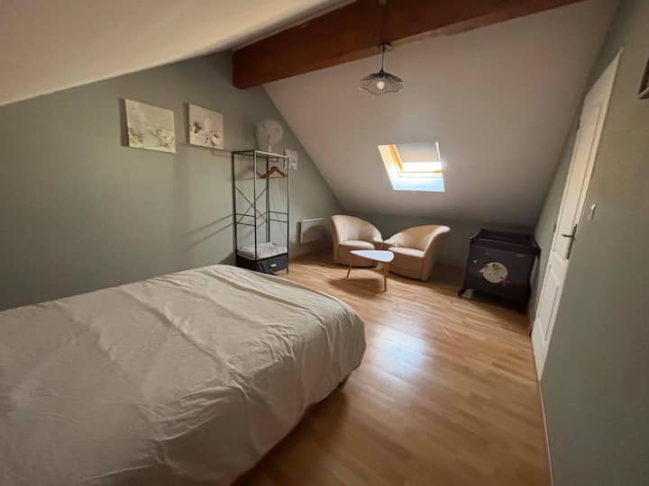 habitación 1 cama doble 140 cm x 200 cm