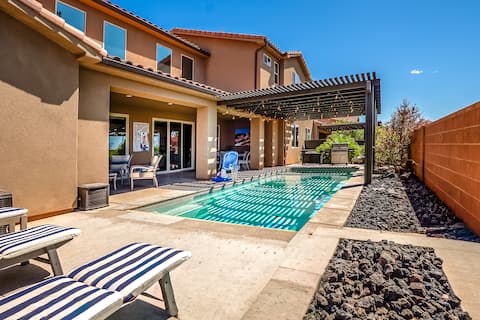Million Dollar View: Private Pool at Paradise