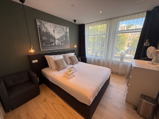 Short Stays Amsterdam managed Airbnb listing 2