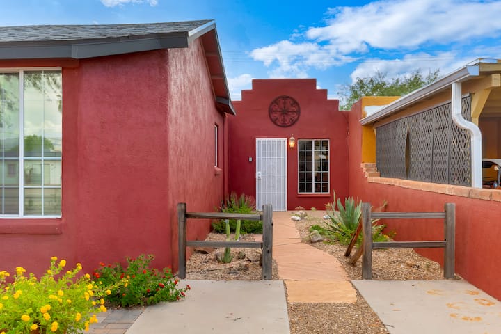 Newly Remodeled Quaint And Cozy Casita- Fully Remodeled In Central Tucson! - Tucson, AZ