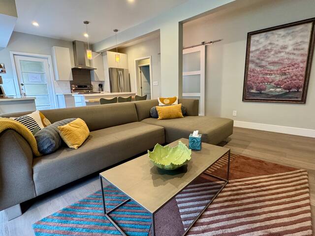 2 BR/2 BA Downtown Palo Alto near Stanford gallery image 2