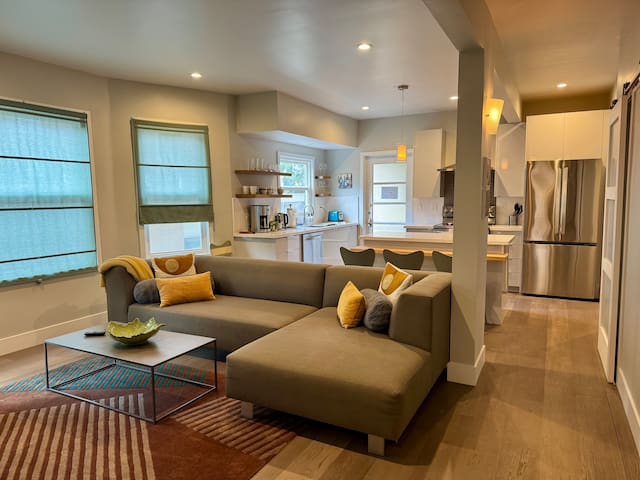 2 BR/2 BA Downtown Palo Alto near Stanford