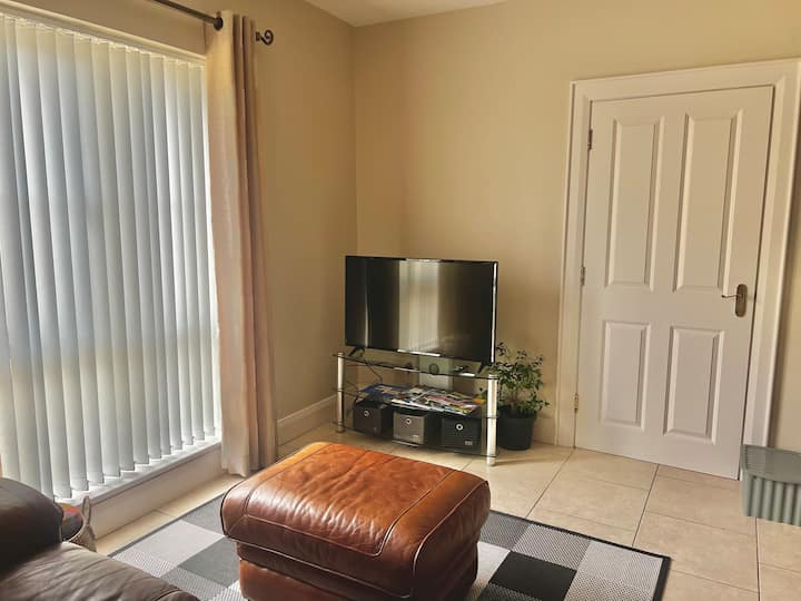 Donegal Town Apartment With Large Patio And Wifi - Donegal