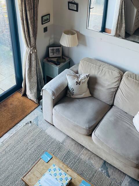 Successful Airbnb property: Chapel Road Barn, I.O.W Ferry discount available in Ryde