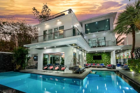LOTUS Pool Villa Pattaya 8 Bedroom, Sauna, Jacuzzi