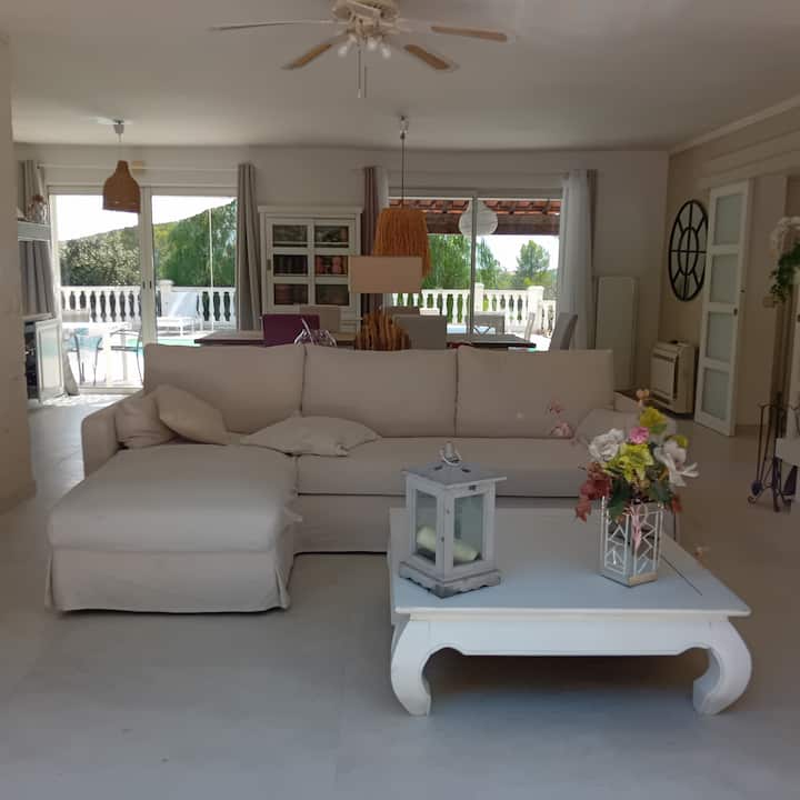 Villa Lumineuse Avec Piscine - Roquebrune-sur-Argens