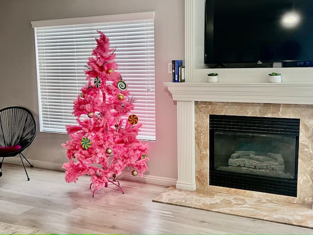 Designer home-6 miles to the Las Vegas Strip