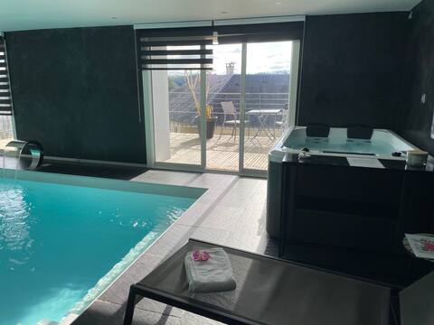 Dining night in Rodez. Pool & jaccuzzi.