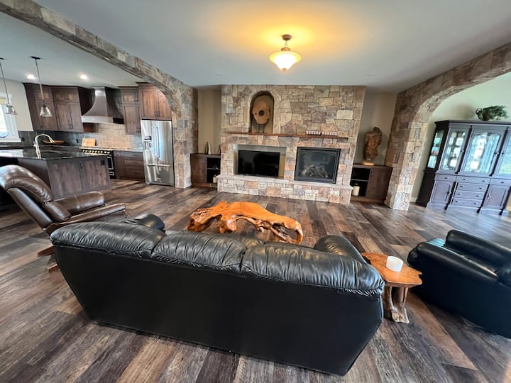 Stunning Home In Trout Creek - Penticton