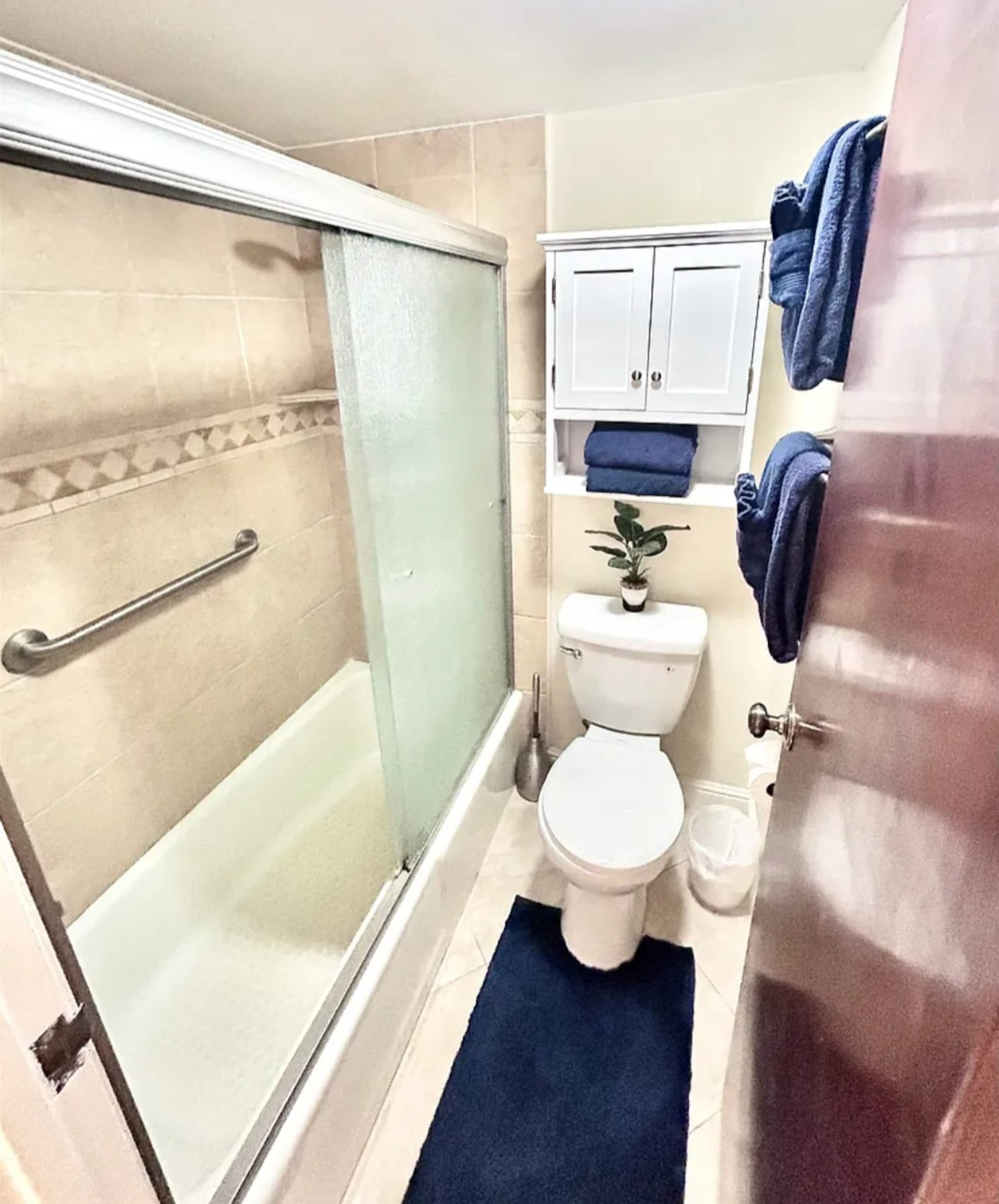 Condo in Lahaina · ★4.95 · 1 bedroom · 2 beds · 1 bath - Image 17