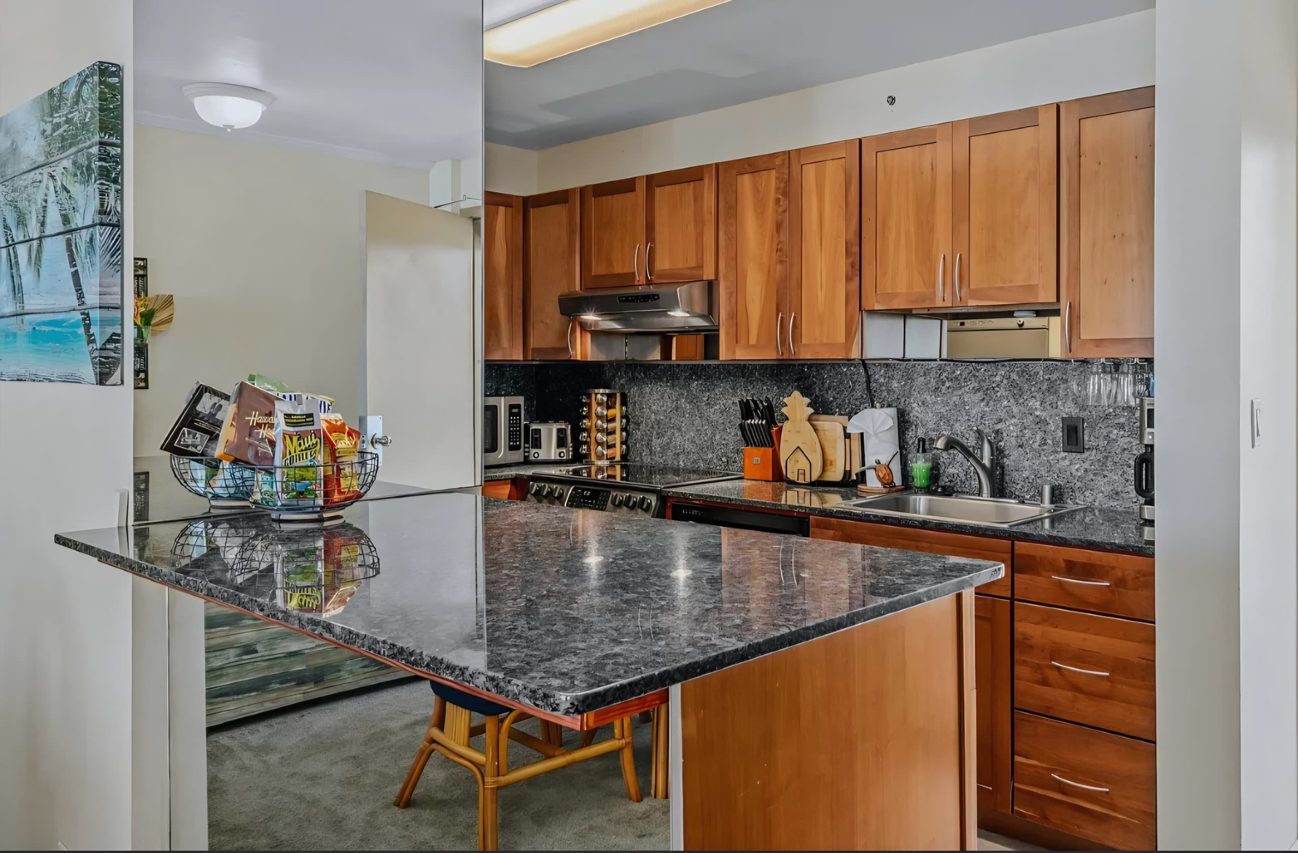 Condo in Lahaina · ★4.95 · 1 bedroom · 2 beds · 1 bath - Image 10