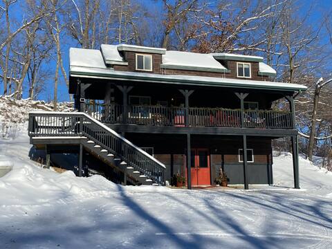 Cabin-Driftless/Near Lakes/Streams/Pet Friendly