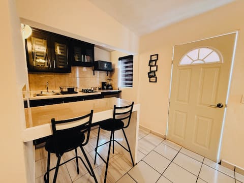 Airbnb con mejor rendimiento: Apartment #4 3 blocks from the pier en Baja California Sur