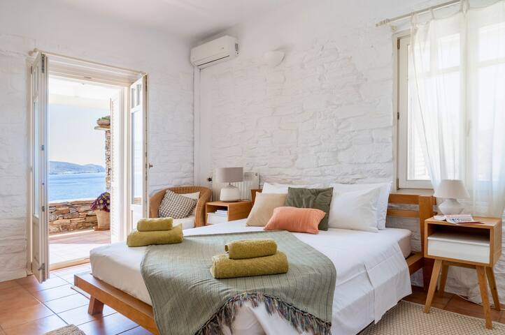 La maison de Danaé: “Les pieds dans l’eau” gallery image 5