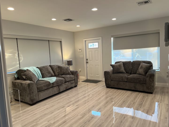 Luxury Modern Duplex Near The Beach - Pompano Beach, FL