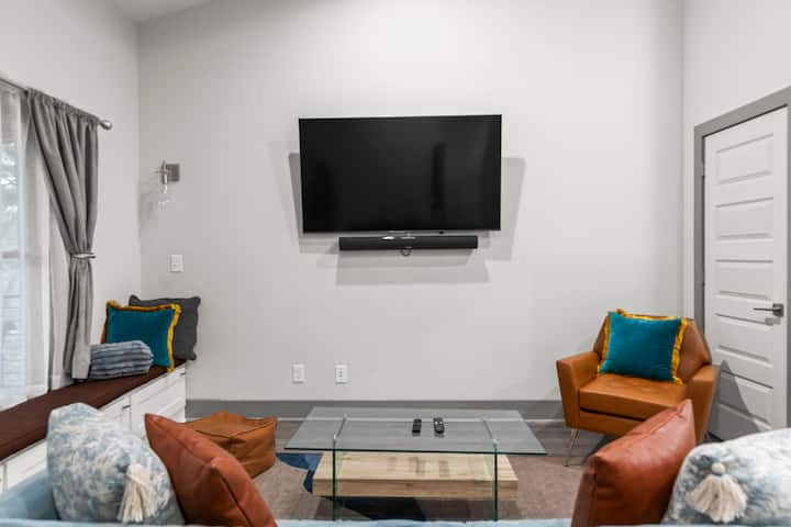 Luxe Bungalow In Downtown Decatur / 2bd 2 Ba - Decatur, GA