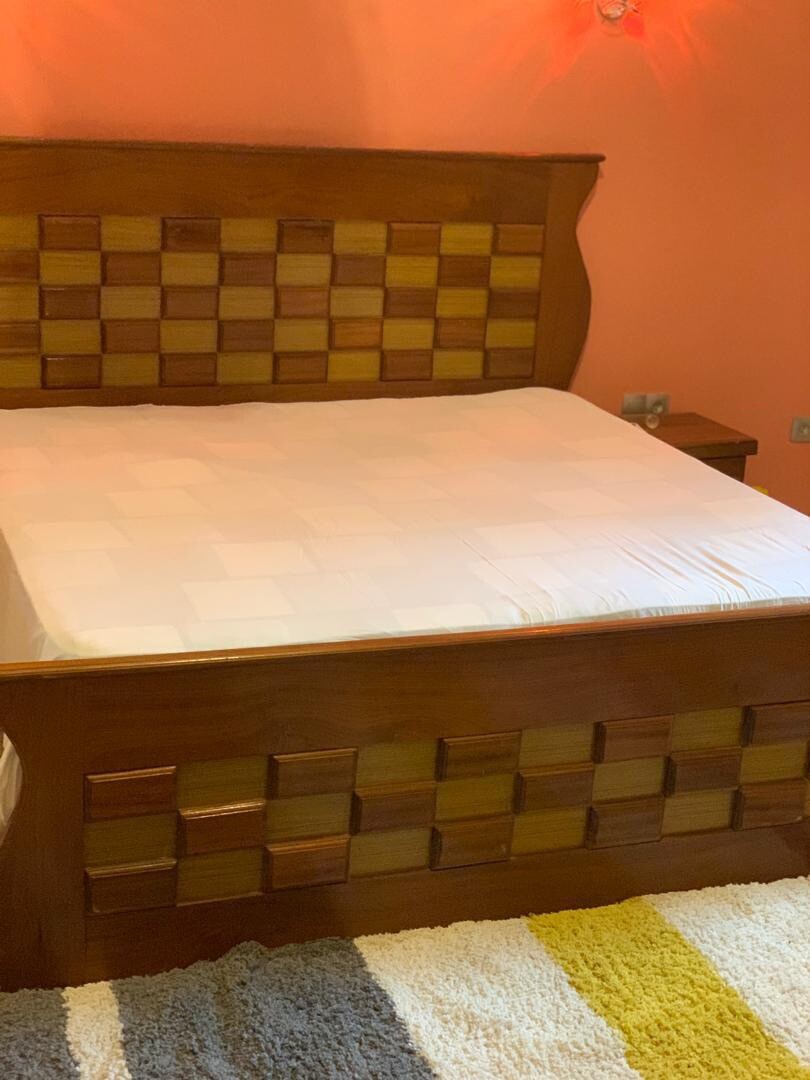 غرفة نوم رئيسية مع حمام سرير 180/200