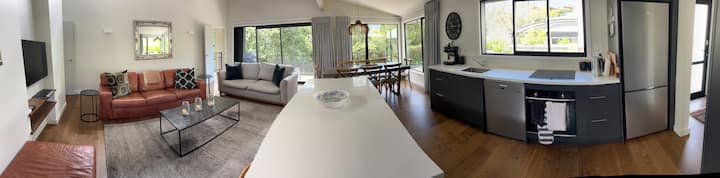 Tainui Retreat - Beautifully Appointed 5 Bedroom - Hastings