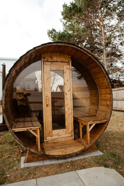 Cliffside Paradise
Waterfront+Hot Tub+Sauna+BBQ