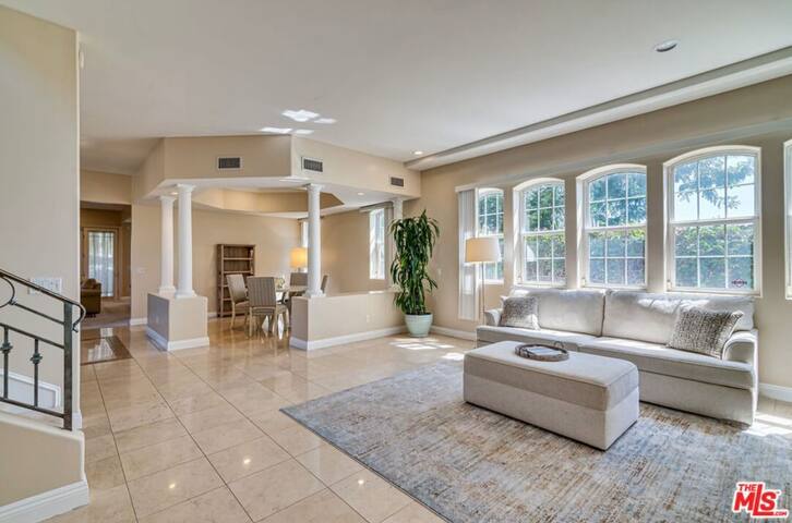 Canals, beach, marina vacation!